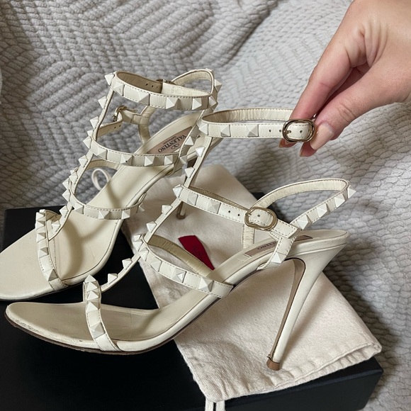 Authentic Valentino Garavani Rockstud Sandals Heels in Ivory color Size 40 - Picture 5 of 9